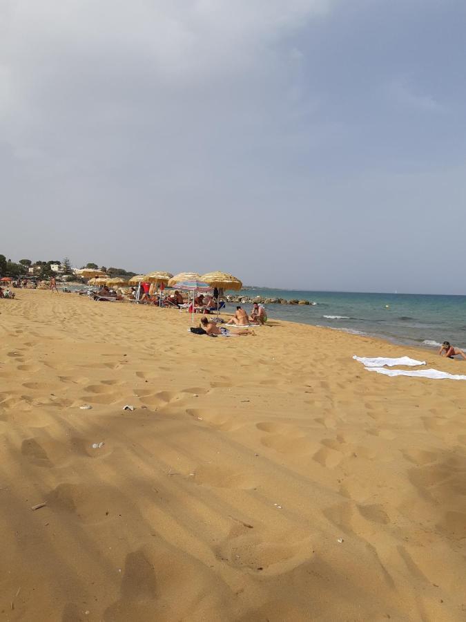דירות אבולה Fronte Mare מראה חיצוני תמונה