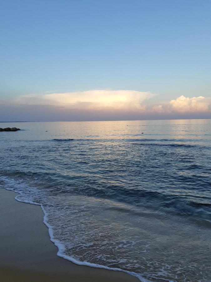 דירות אבולה Fronte Mare מראה חיצוני תמונה