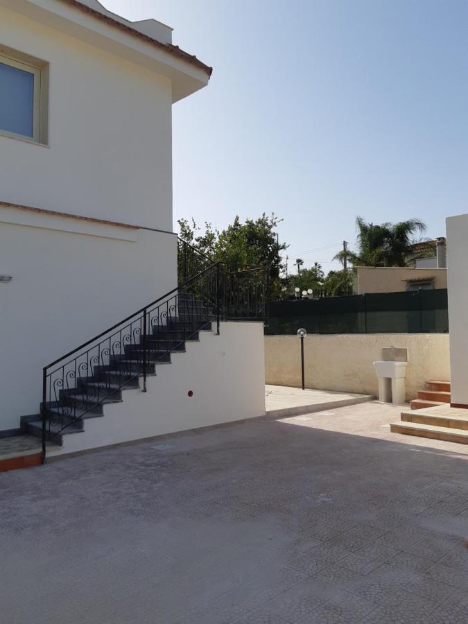 דירות אבולה Fronte Mare מראה חיצוני תמונה